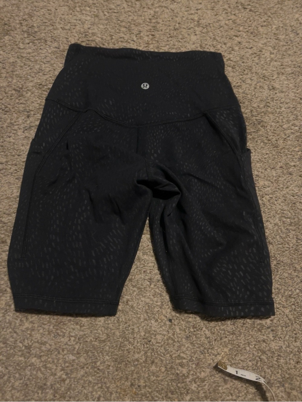 Lululemon Size 4 Black High Rise Bike Shorts 8” Inseam Side Pockets Athletic